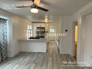 Building Photo - 526 Hawthorne Ave S