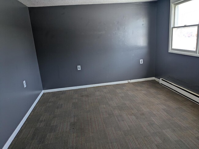 Building Photo - 1001 S Pittenger Rd