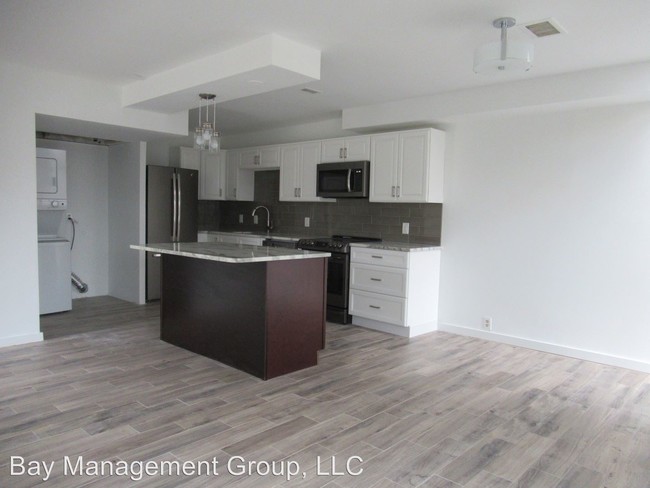 Building Photo - 3 br, 2.5 bath House - 2200 Angelica Terrace