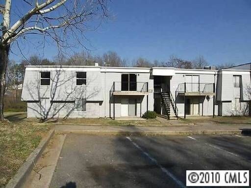 Primary Photo - 702 Farmhurst Dr