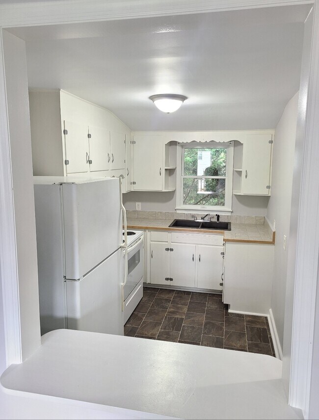 Cocina - 909 w burke st