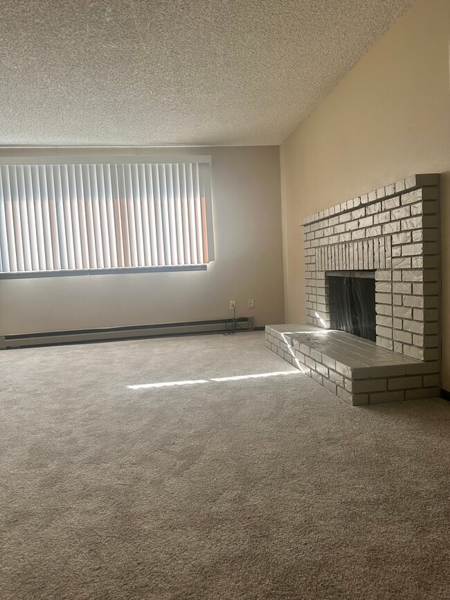 Foto del edificio - 1928 E Bridgeport Ave