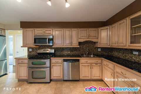 Foto del edificio - 8634 W Summerdale Ave