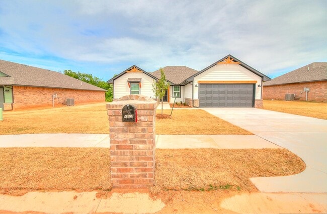 Building Photo - 4613 Lincoln Lndg