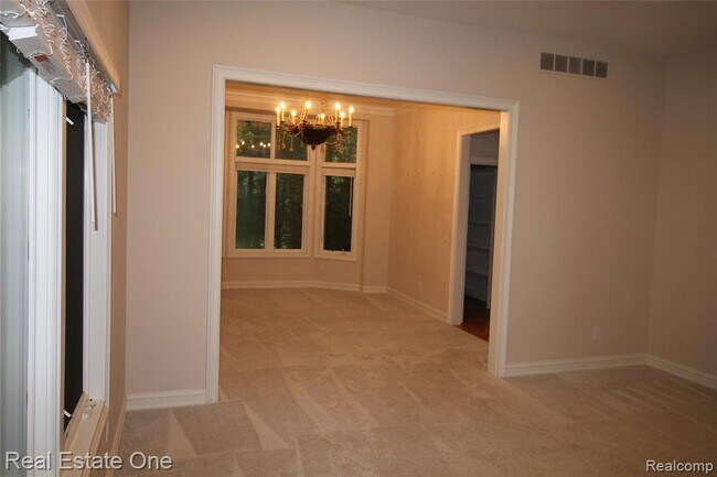 Foto del edificio - 3417 Hidden Oaks Ln