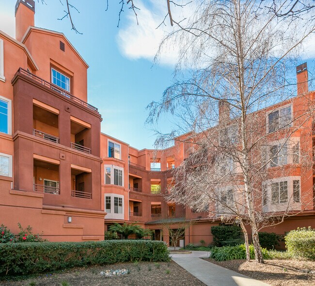 Foto del edificio - 320 Caldecott Ln