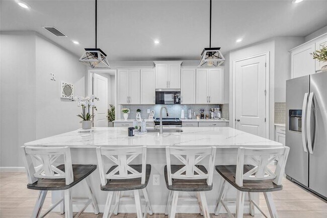 Foto del edificio - 5886 Timberdale Ave