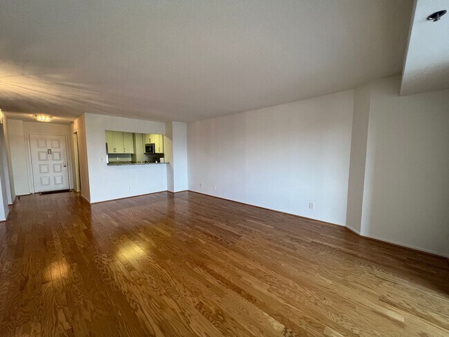 Foto del edificio - Luxurious 2 Bed 2 Bath Penthouse In Alta V...