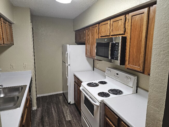 Foto del edificio - 9623 Walnut St