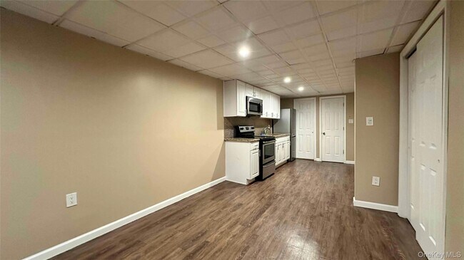 Foto del edificio - 320 New York Ave