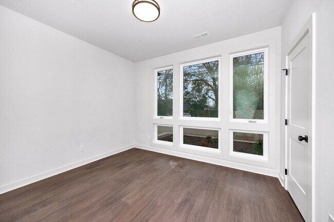 Building Photo - 2506 Freeman Rd SW