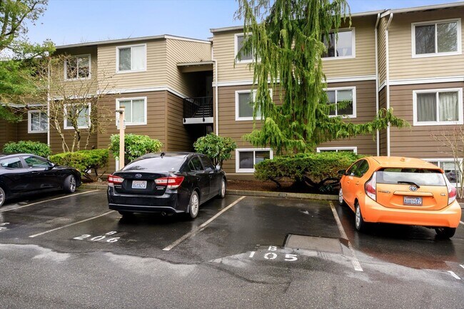 Foto del edificio - Spacious 2-bed 2-bath condo in Everett