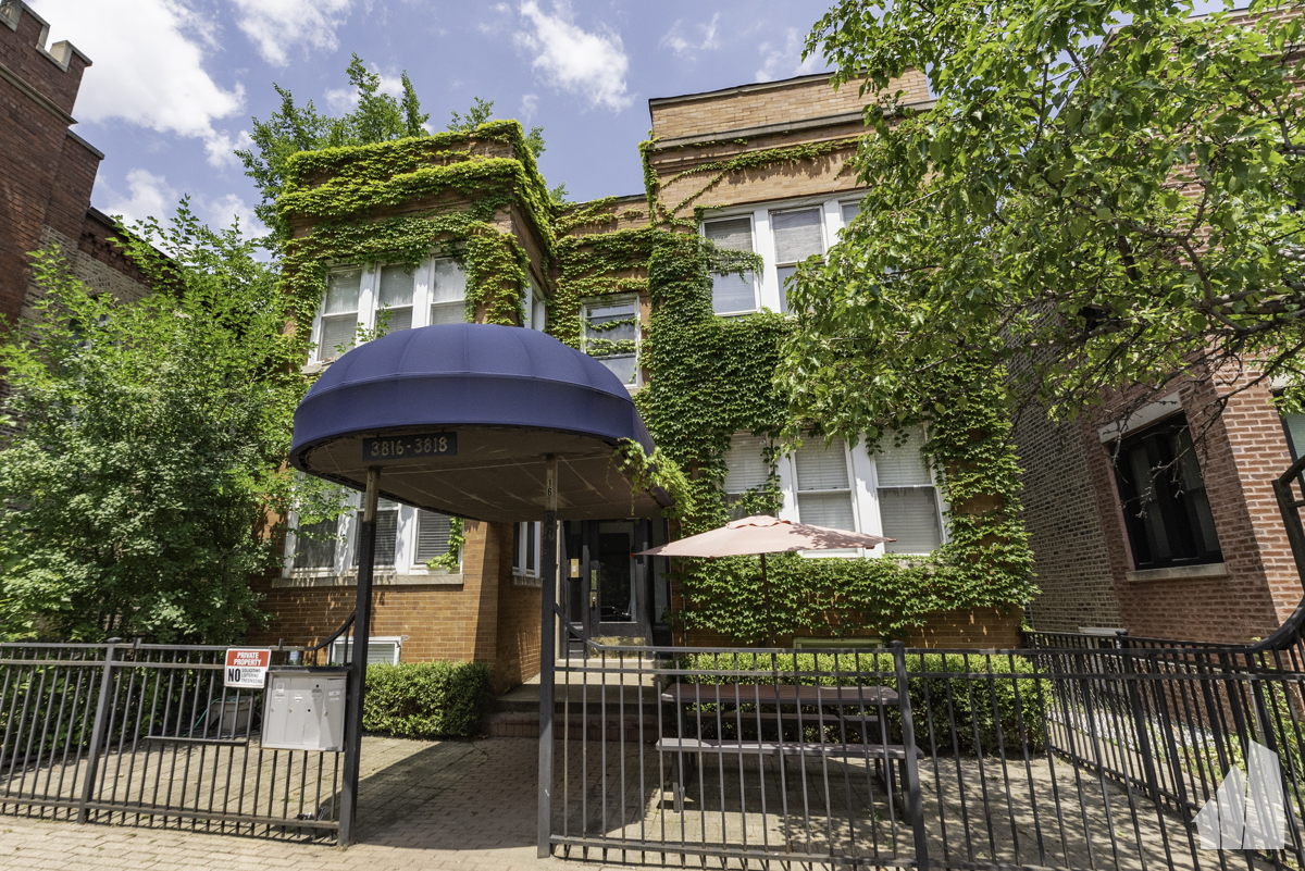 Foto principal - 3818-1 W Irving Park Rd