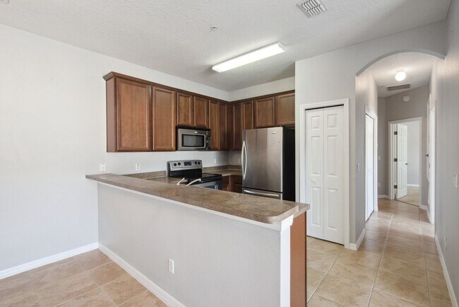 Building Photo - 2 Bedroom townhome in Kissimmee