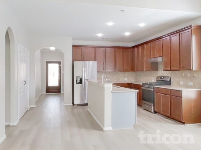 Foto del edificio - 6106 Carver Pines Dr