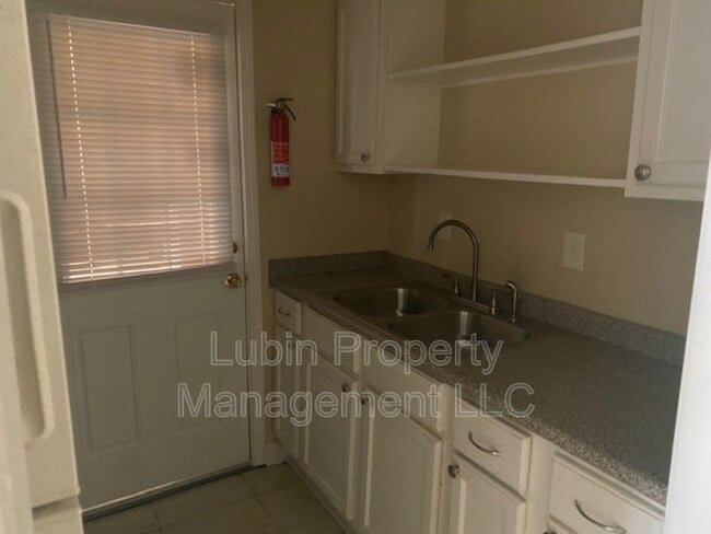 Building Photo - 4649 Royal Ridge Dr
