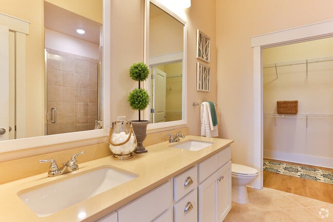 Interior Photo - Holly Crest Apartments