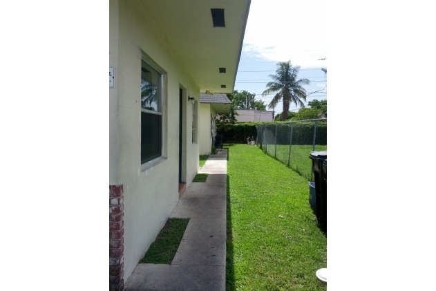 Building Photo - 4080 NW 31 Ter