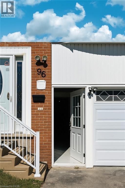 Photo du bâtiment - 96 Timberlane Crescent