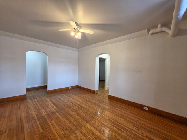 Building Photo - 429 Qu'Appelle Ave
