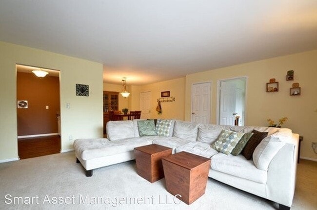 Building Photo - 3 br, 1.5 bath House - 524 Laurel Lake Rd....