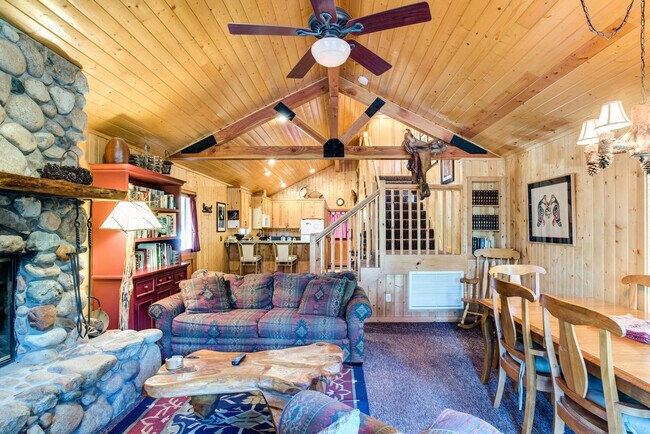 Foto del edificio - 2580 Yosemite Pines Ln