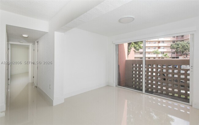 Foto del edificio - 10241 NW 9th St Cir