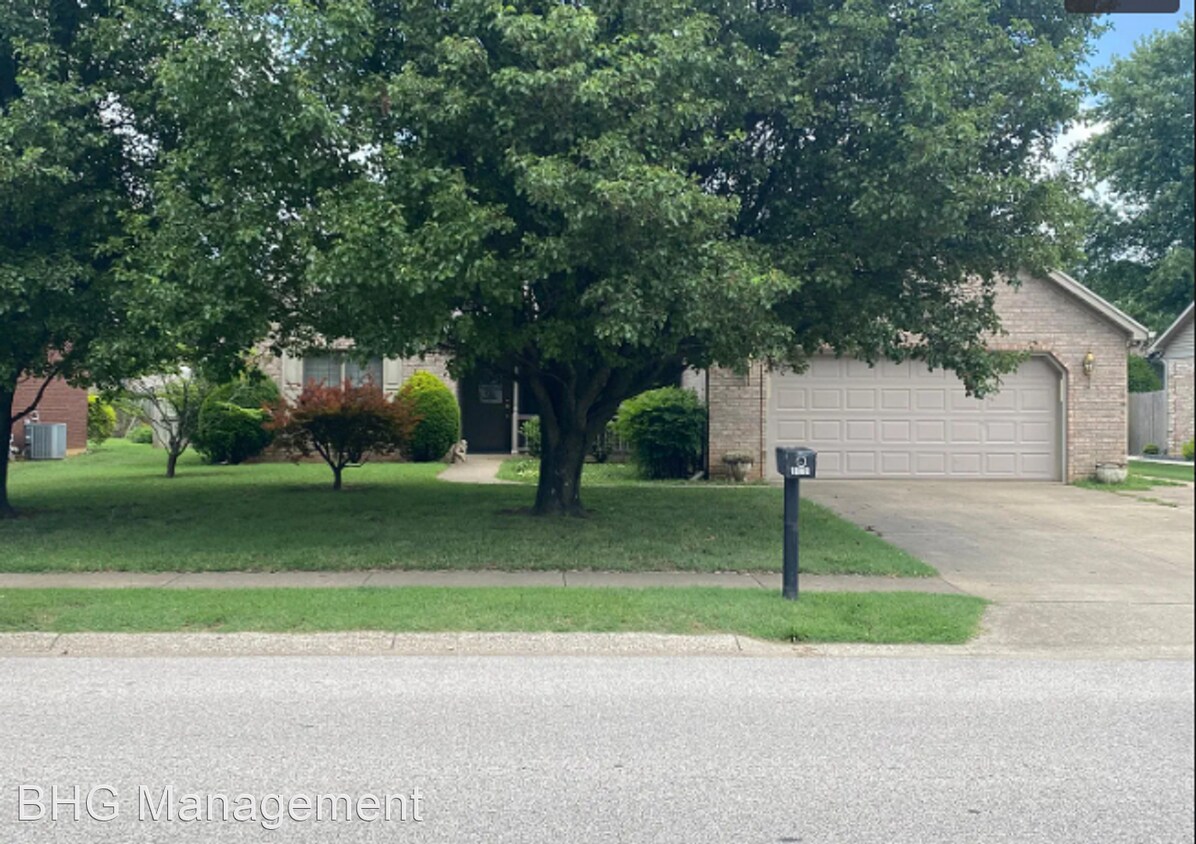 Foto principal - 3 br, 2 bath House - 1025 East Byers Avenue