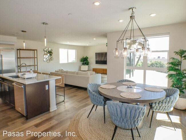 Building Photo - 2 br, 2.5 bath House - 3128 Canon St #303
