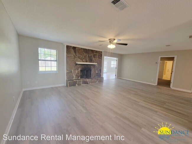 Building Photo - 4 br, 2 bath House - 709 Swan Lane