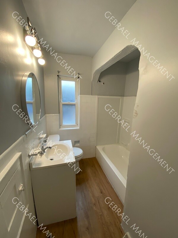 Foto del edificio - 15085 Winthrop St