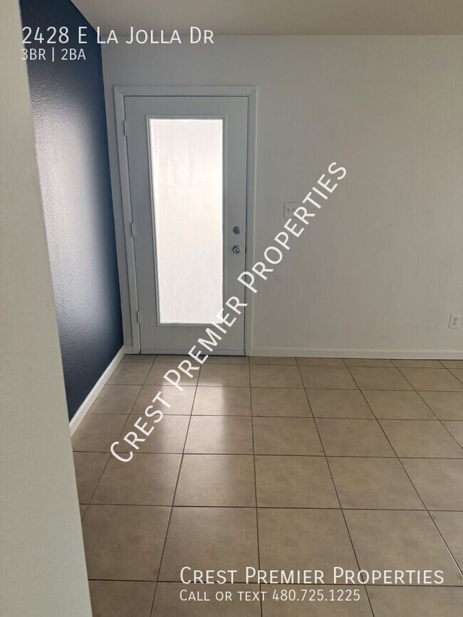 Foto del edificio - 2428 E La Jolla Dr