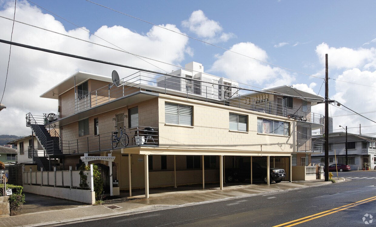 Building Photo - 704 Piikoi St