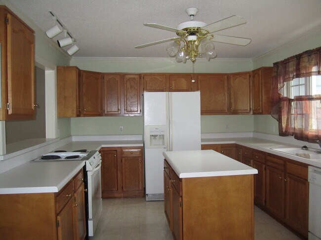 Foto del edificio - 3102 Cashwell Dr