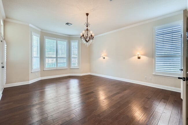 Building Photo - 2114 Cliffs Edge Dr