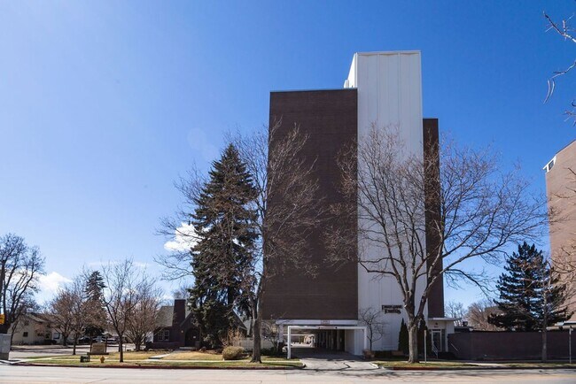 Foto del edificio - 421 S Howes St
