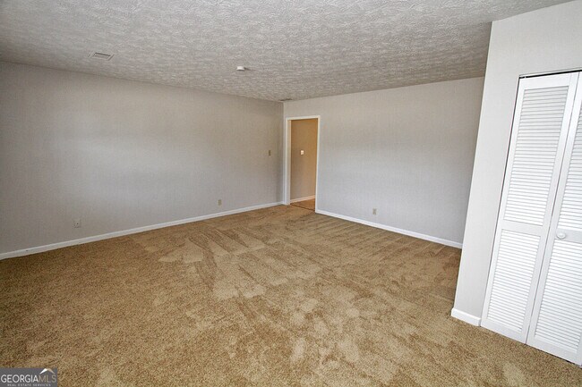 Building Photo - 2977 Lenora Church Rd
