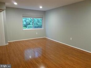 Building Photo - 5200 Crossfield Ct