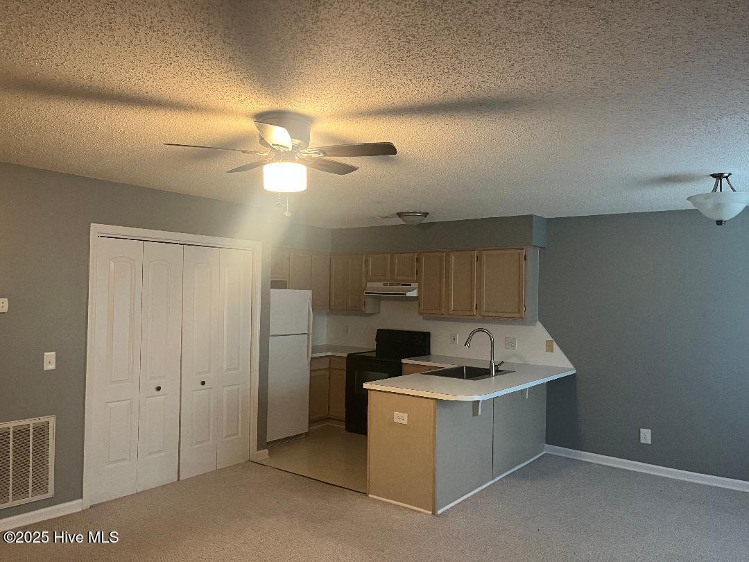 Building Photo - 2942 Mulberry Ln