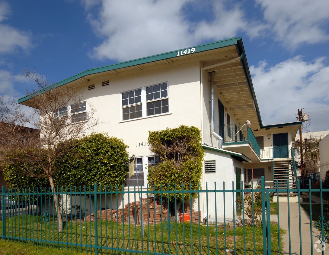 Building Photo - Cumpston Apartments
