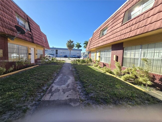 Building Photo - 5309 NW 27th St