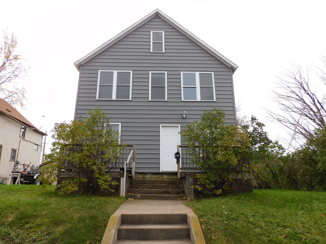 street side - 1213 E 13th St
