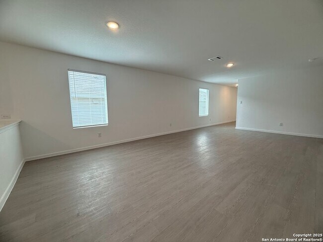 Foto del edificio - 267 Ottawa Way