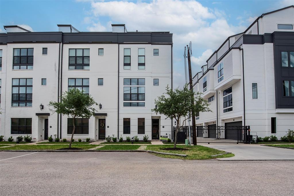 Foto principal - 2910 Lamar St