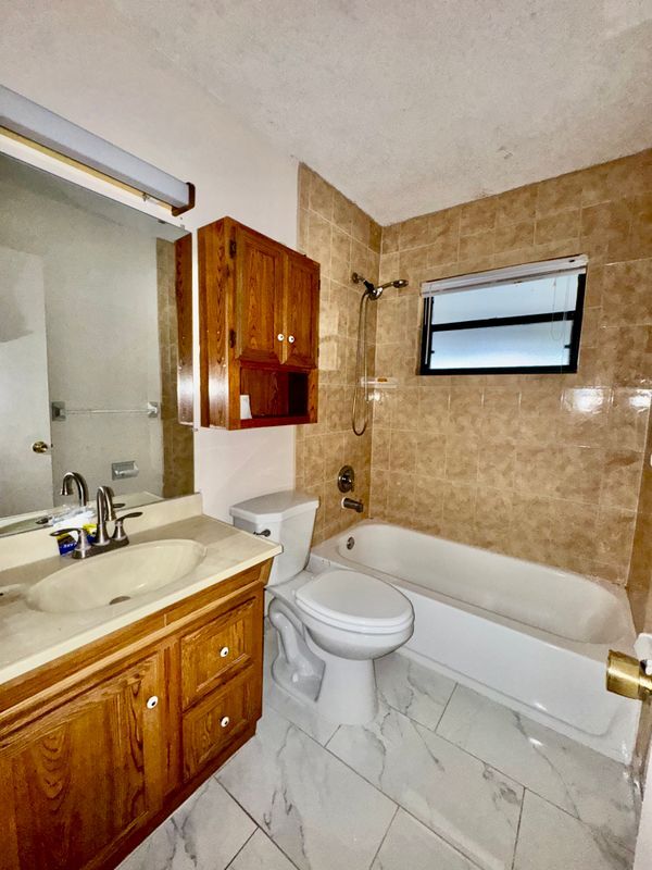 Foto del edificio - 611 NW Whitfield Way