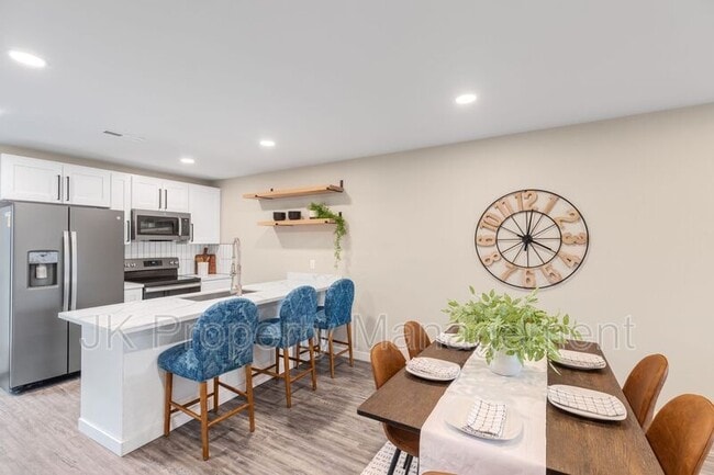 Building Photo - 2508 Castle Pines Dr
