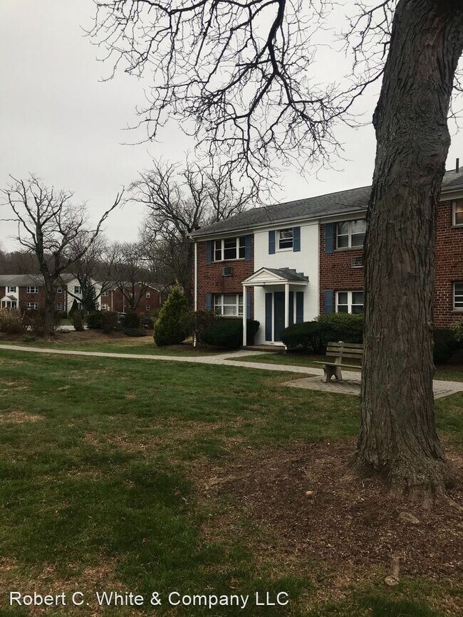 Foto del edificio - Studio, 1 bath House - 16A Colonial Drive