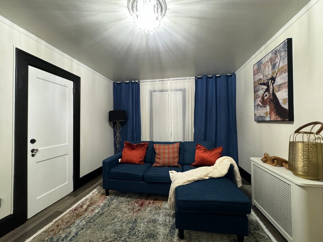 Foto principal - 242 Stanley Pl