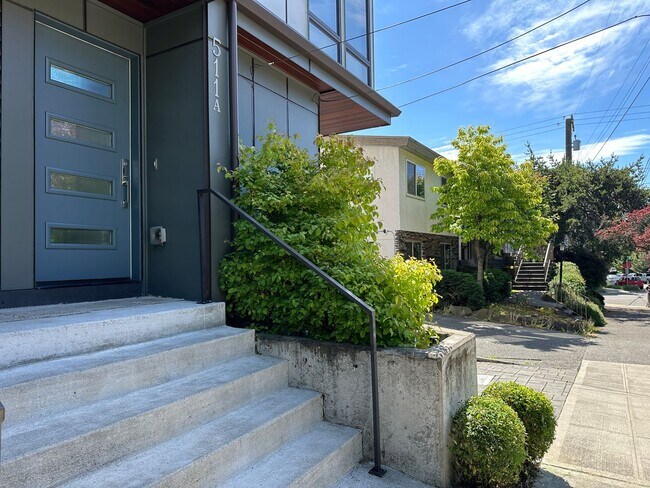 Foto del edificio - Luxury Green Lake Townhouse