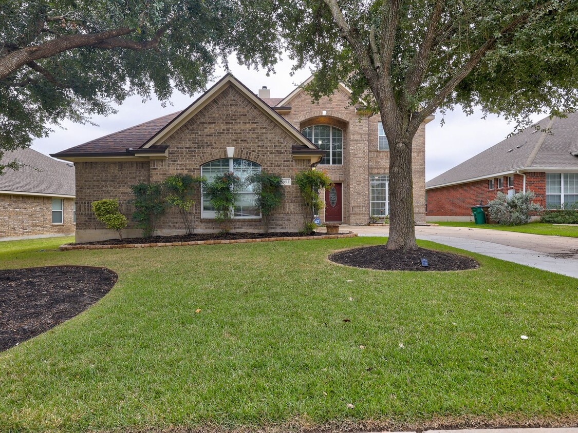 Four Bedroom Two and half Bath 2 Story Hom... House Rental in